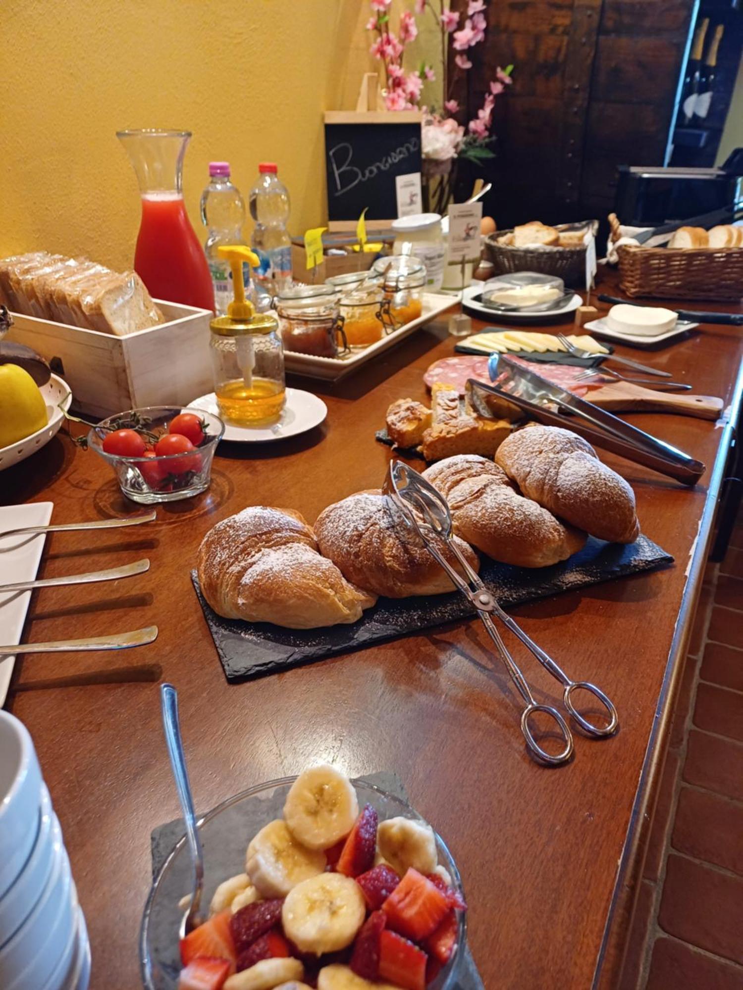 Agriturismo Terre Di Toscana Terricciola Luaran gambar